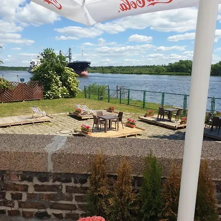 Jachtowa I Restauracja Отель типа 