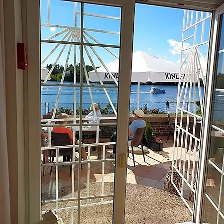 Jachtowa I Restauracja לינה וארוחת בוקר שצ'צ'ין
