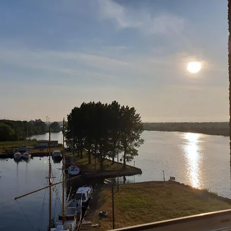 Jachtowa I Restauracja Отель типа 