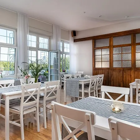 Jachtowa I Restauracja Отель типа 
