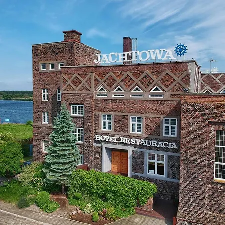 Jachtowa I Restauracja Отель типа 