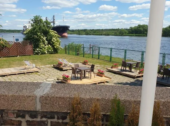 Jachtowa I Restauracja לינה וארוחת בוקר