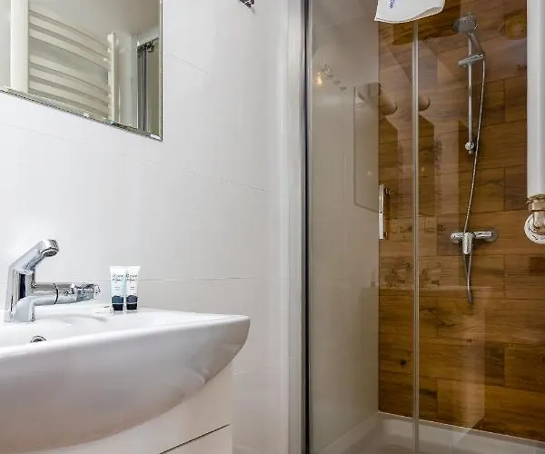 Bed & Breakfast Jachtowa I Restauracja 4*