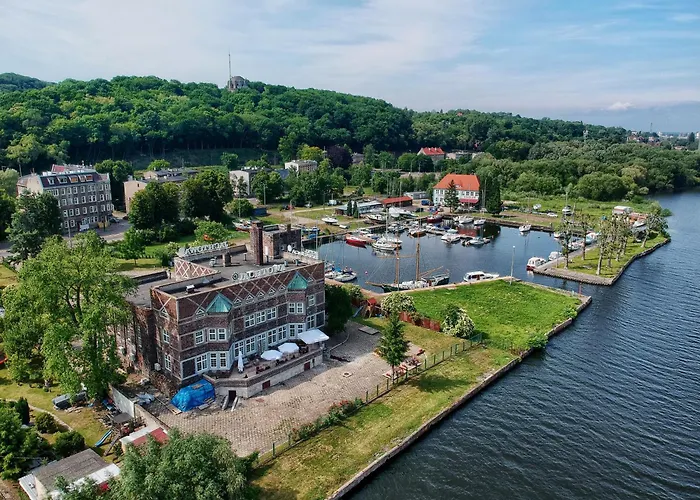 Bed & Breakfast Jachtowa I Restauracja 4*